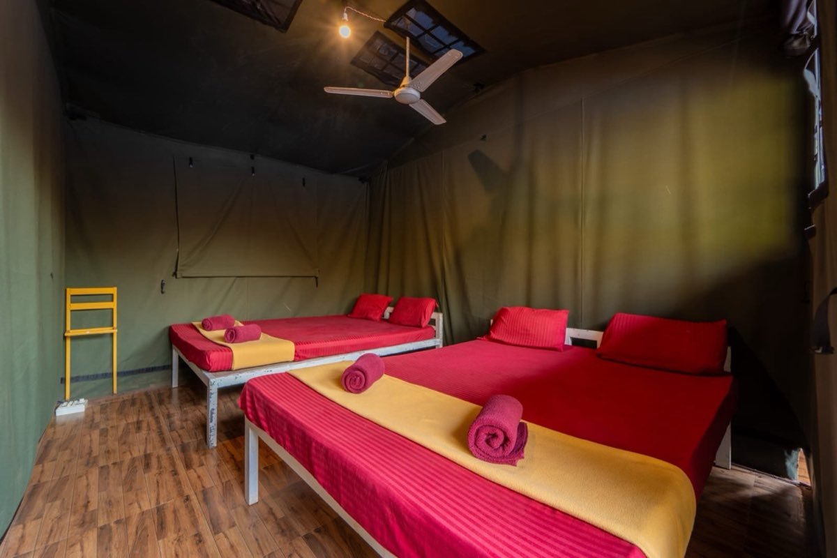 Budget commando cottage with twin beds