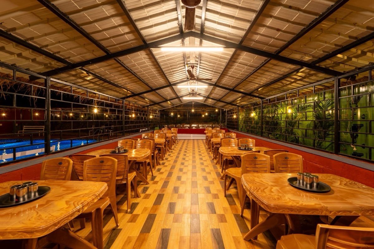 Buffet dining hall