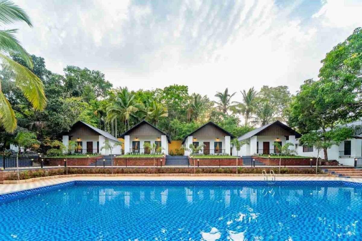 Poolside cottages at Vanatara Inn