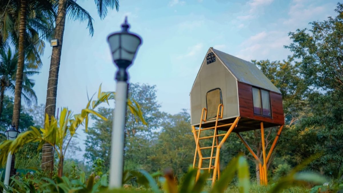 Tree house surrounded by Dandeli forest